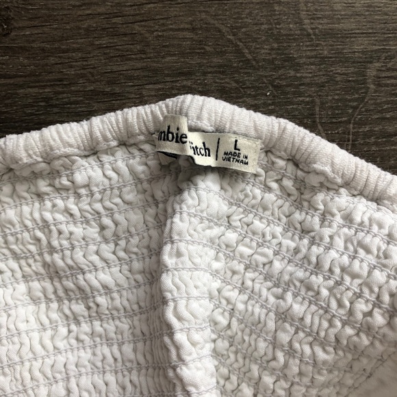 Abercrombie and Fitch Cropped Tank - Picture 2 of 3